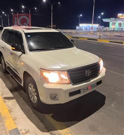 تۆیۆتا لاند کروزەر